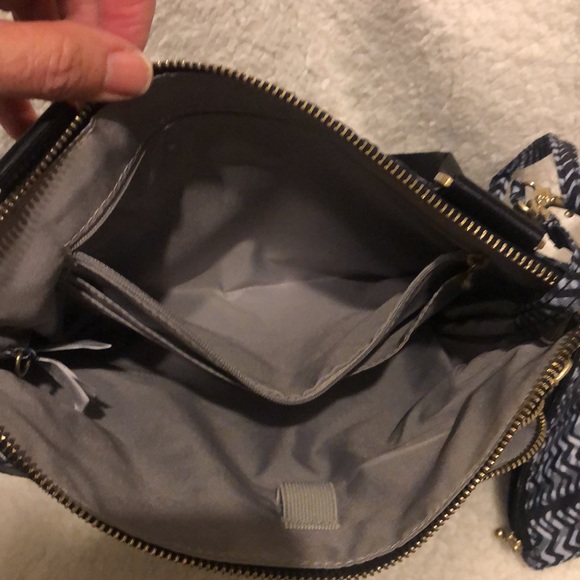 Baggallini crossbody in excellent never used condition - Picture 8 of 11